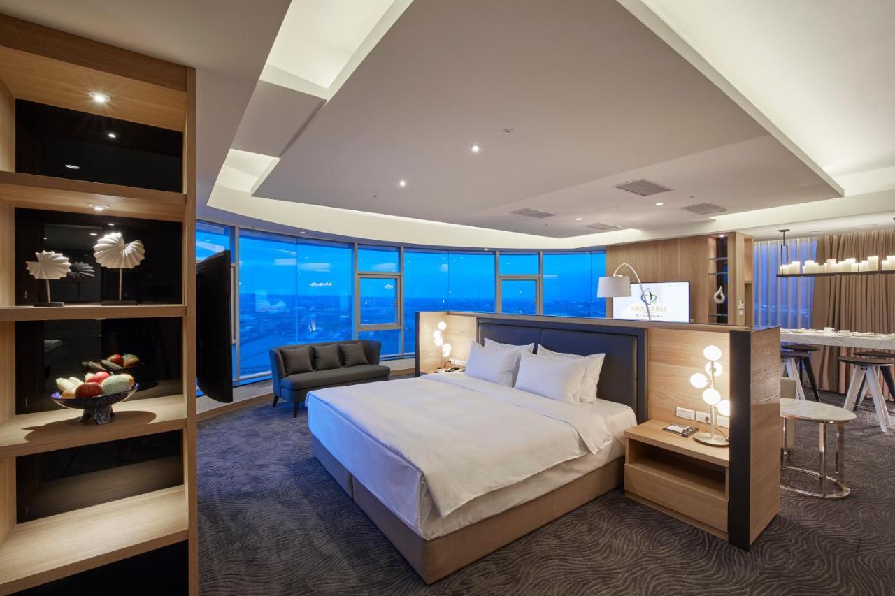 Kenting Grand Bay Resort Hotel Heng-ch'un Exterior foto A suite at the hotel