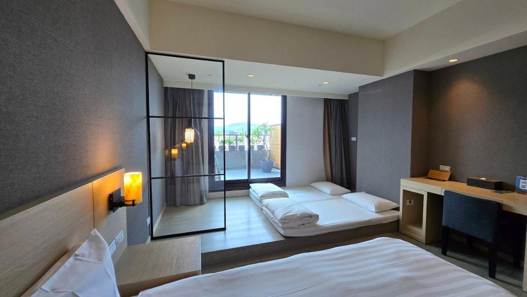 Kenting Grand Bay Resort Hotel Heng-ch'un Exterior foto A room at the hotel