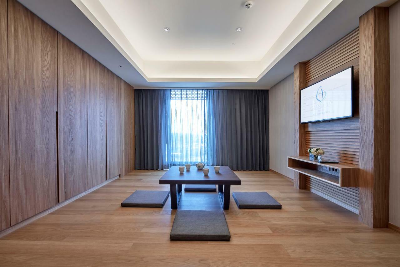 Kenting Grand Bay Resort Hotel Heng-ch'un Zimmer foto A traditional Japanese room